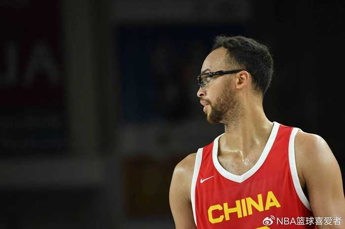 喊话想为中国打球，让李凯尔回归男篮要给多少出场费？